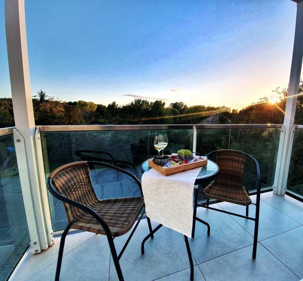 Portofino Apartman Sárvár Екстериор снимка